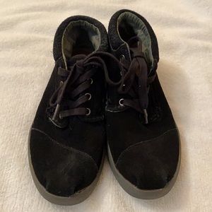 TOMS - black suede